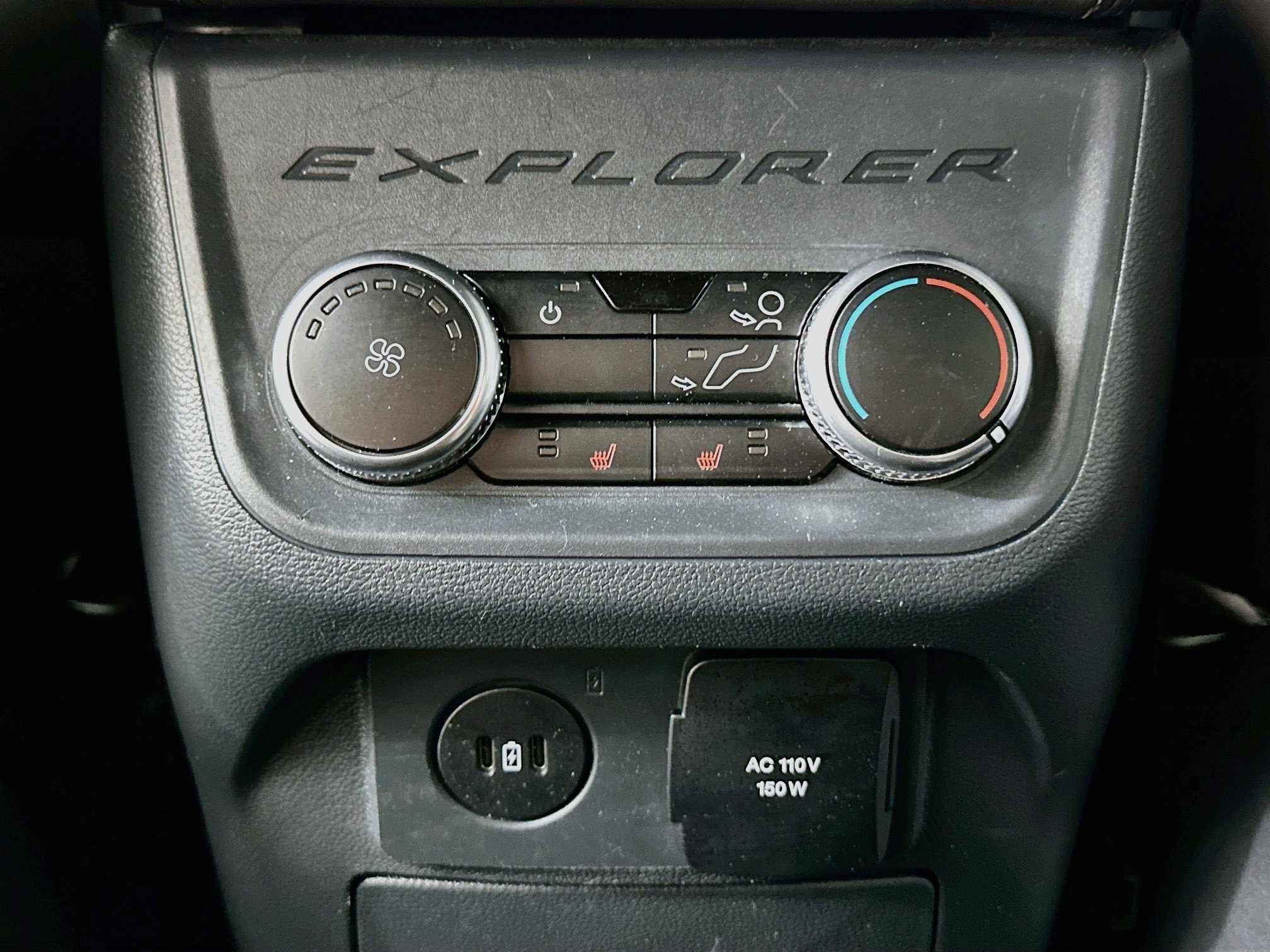 Used 2025 Ford Explorer Platinum w/ LUX Leather Package AWD/4WD image 28