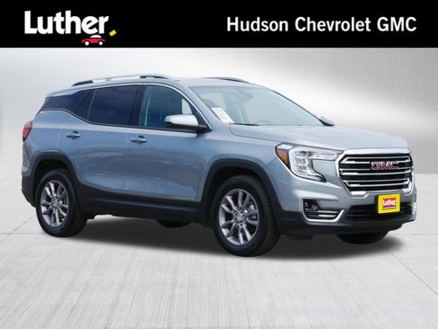 Used 2024 GMC Terrain SLT w/ Infotainment Package II image 1