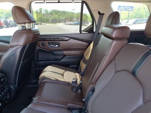 Used 2024 Honda Pilot Elite image 12