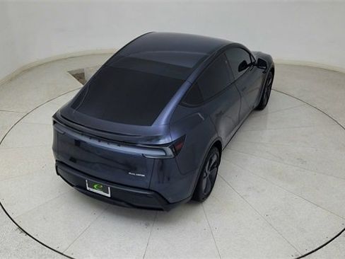 Used 2026 Tesla Model Y Long Range image 81