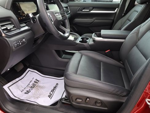 Used 2025 GMC Terrain Elevation w/ Elevation Premium Package image 11