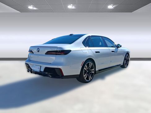New 2026 BMW 750e xDrive w/ Premium Package image 8