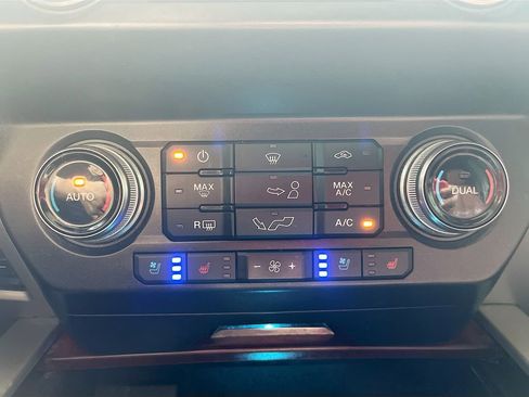 Used 2020 Ford F150 King Ranch w/ Equipment Group 601A Luxury AWD/4WD image 16