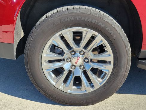 Used 2024 GMC Yukon XL Denali image 9