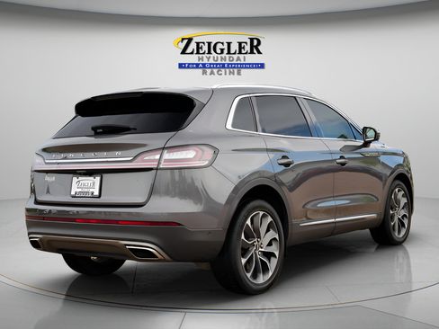 Used 2023 Lincoln Nautilus Reserve AWD/4WD image 7