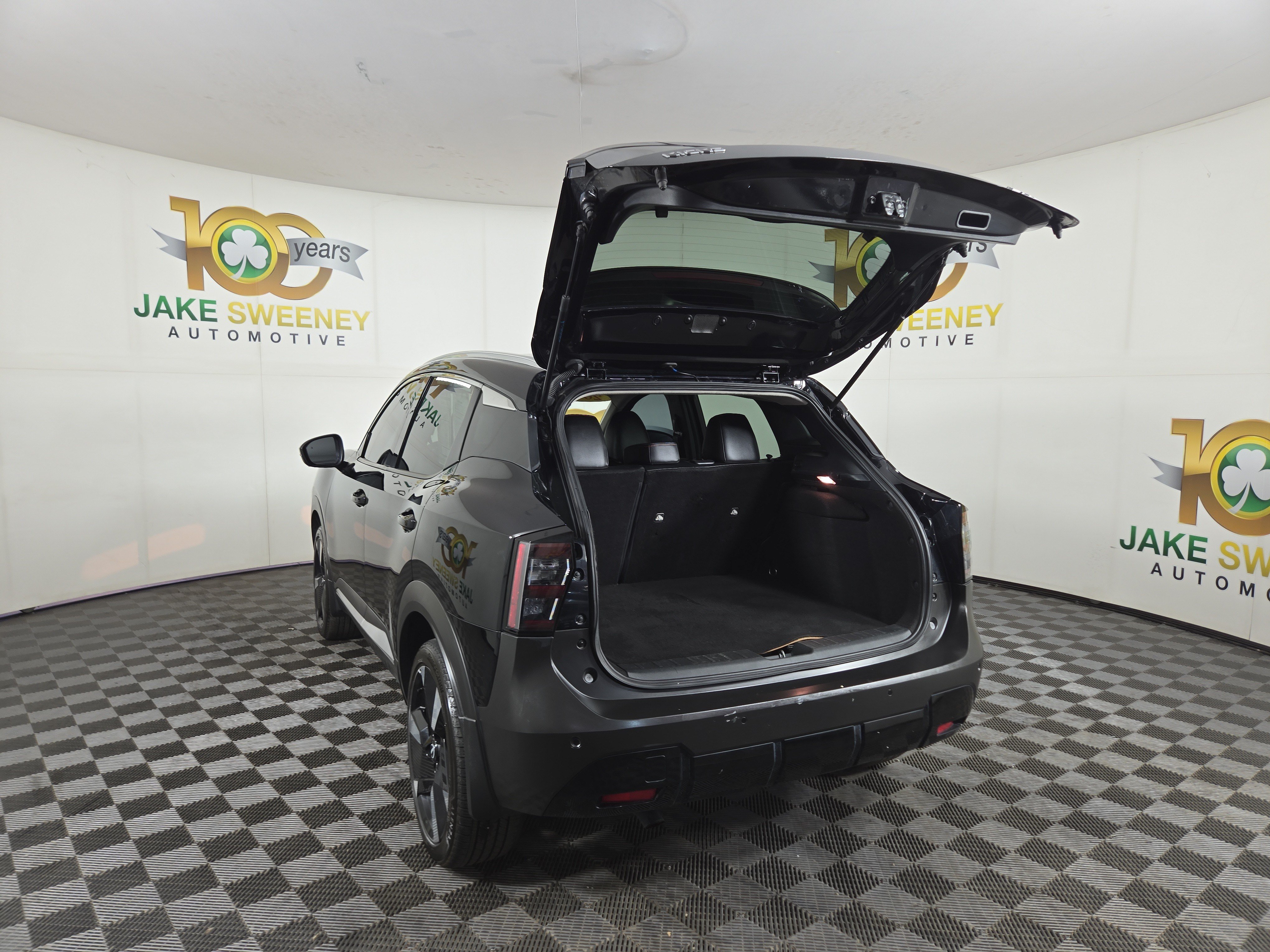 Used 2025 Nissan Kicks SR AWD/4WD image 30