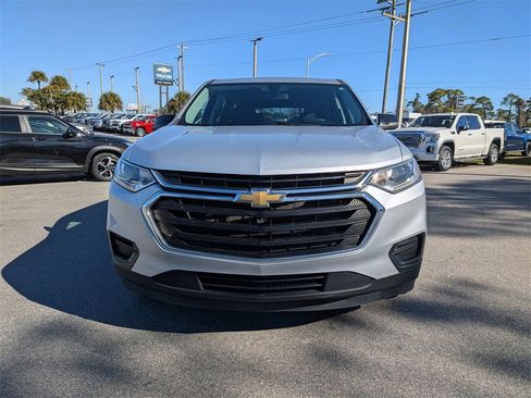Used 2021 Chevrolet Traverse LS image 8