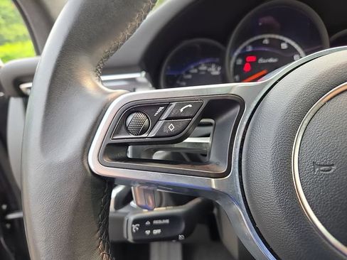 Used 2021 Porsche Macan Turbo AWD/4WD image 23