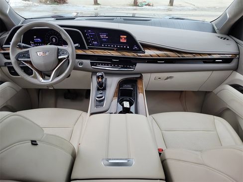 Certified 2022 Cadillac Escalade Premium Luxury Platinum image 13