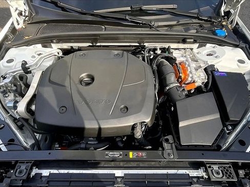 Used 2024 Volvo S60 T8 Ultimate w/ Climate Package image 29
