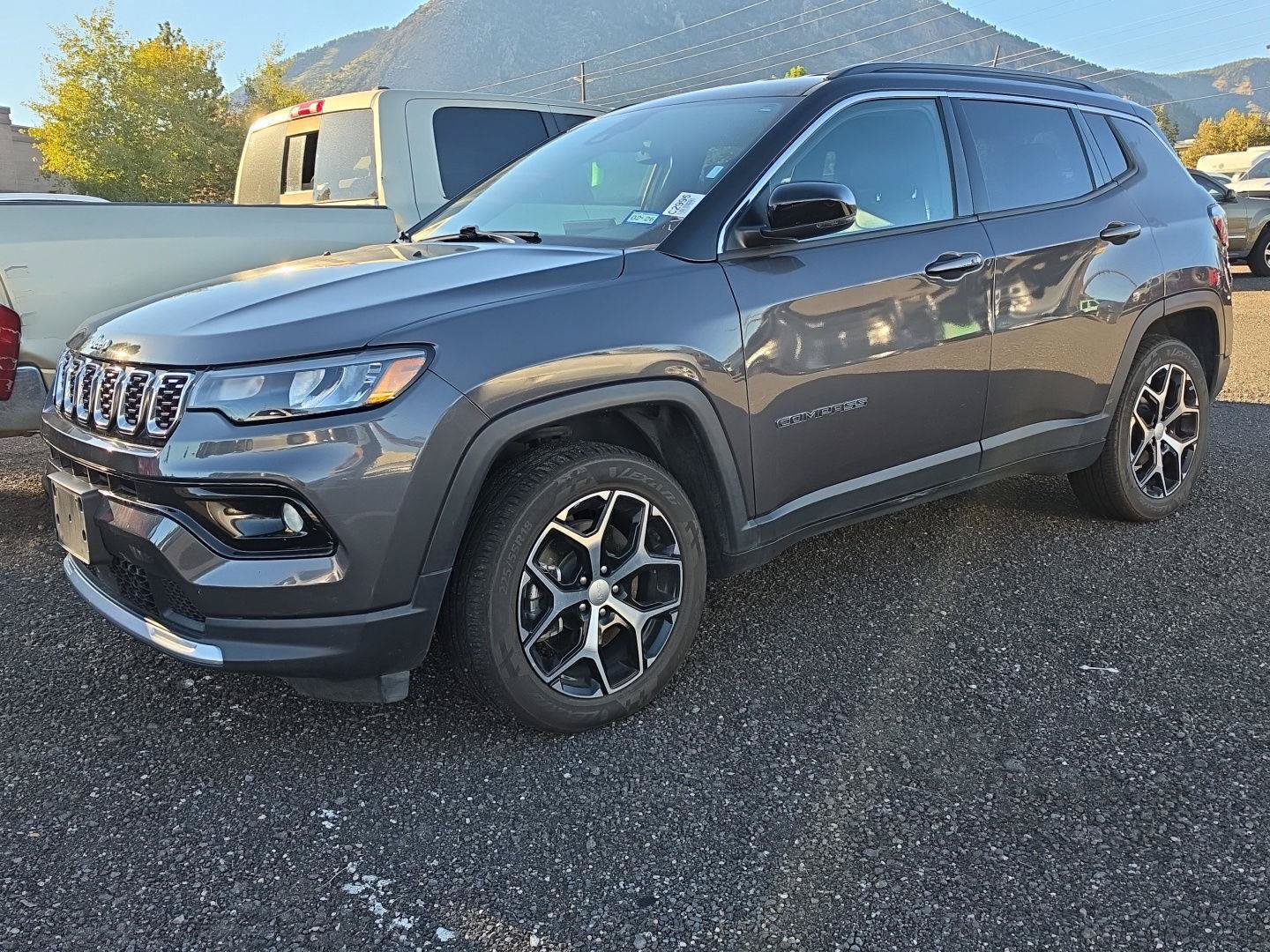 Certified 2024 Jeep Compass Limited AWD/4WD image 1