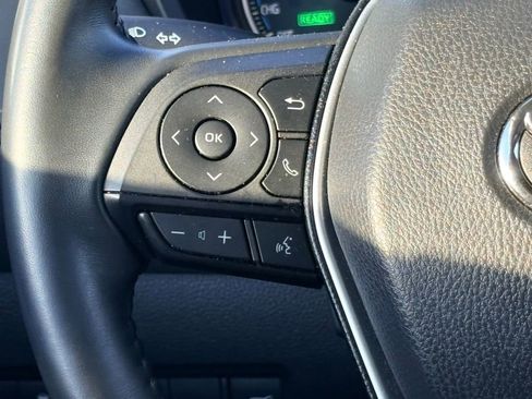 Used 2023 Toyota Venza LE image 26