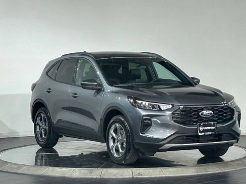 Used 2025 Ford Escape ST-Line AWD/4WD image 2
