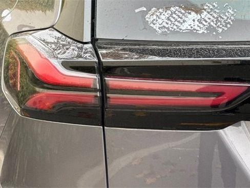 Used 2022 Chevrolet Bolt EUV LT w/ Convenience Package image 46