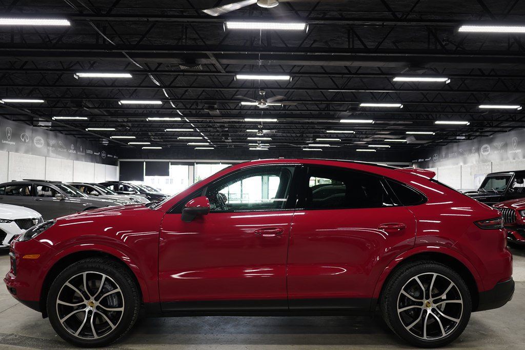 Used 2021 Porsche Cayenne Coupe AWD/4WD image 2