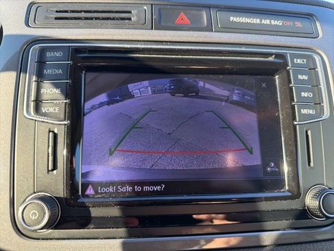 Used 2016 Volkswagen Tiguan SE image 28