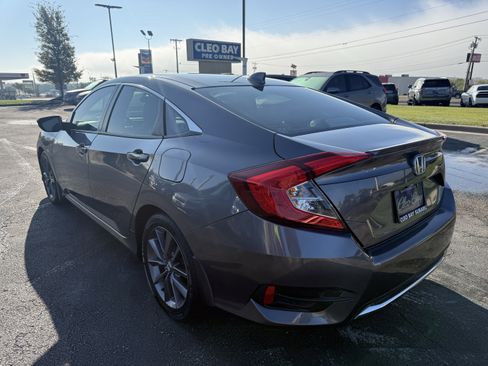 Used 2020 Honda Civic EX image 5