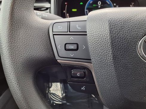 Used 2025 Toyota Camry LE FWD image 58