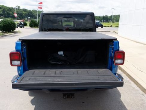 Used 2022 Jeep Gladiator Mojave w/ Cold Weather Group AWD/4WD image 11