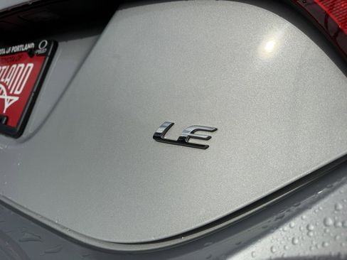 Used 2015 Toyota Corolla LE image 8