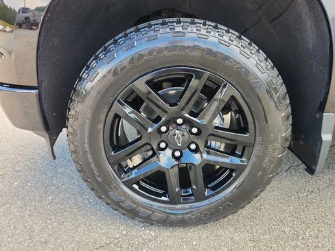 Used 2023 Chevrolet Silverado 1500 RST AWD/4WD image 45