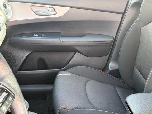 Used 2023 Kia Forte LXS FWD image 11
