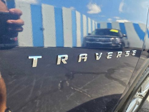 Used 2023 Chevrolet Traverse LT FWD image 18