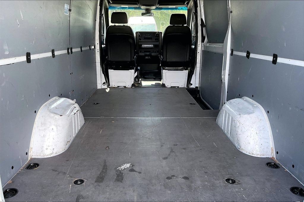 Used 2023 Mercedes-Benz Sprinter 2500 image 9