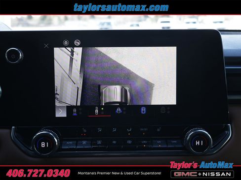 Used 2024 GMC Canyon AT4 w/ Technology Package image 17