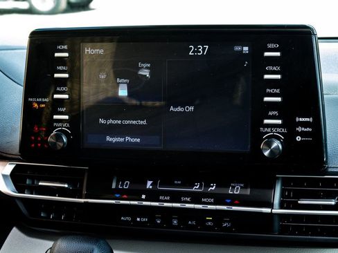 Used 2024 Toyota Sienna LE image 13