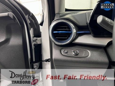 Used 2025 Chevrolet Trax LT w/ LT Convenience Package image 28