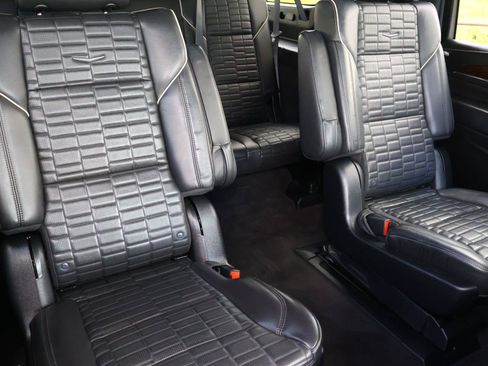 Used 2023 Cadillac Escalade ESV Sport Platinum AWD/4WD image 28