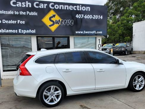 Used 2015 Volvo V60 T5 Premier image 10