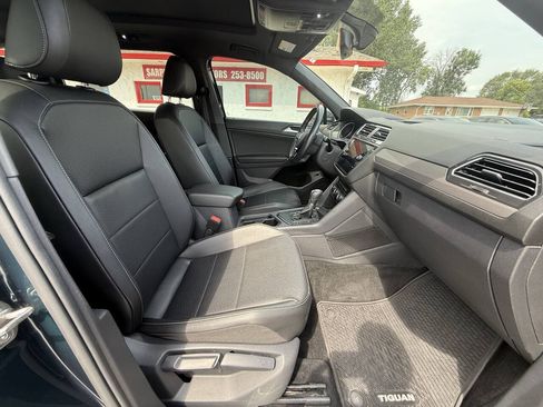 Used 2018 Volkswagen Tiguan SEL w/ R-Line Package FWD image 14