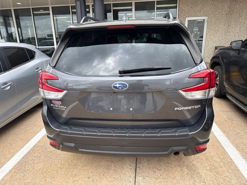Used 2021 Subaru Forester Premium w/ Popular Package #1 AWD/4WD image 4