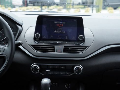 Used 2025 Nissan Altima 2.5 S FWD image 27