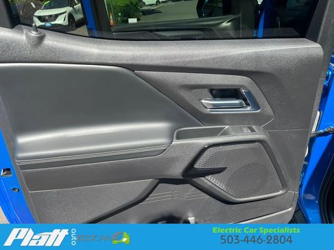 Used 2025 Chevrolet Silverado EV LT AWD/4WD image 38