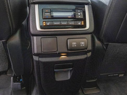 Used 2022 Subaru Ascent Limited w/ Technology Package image 39