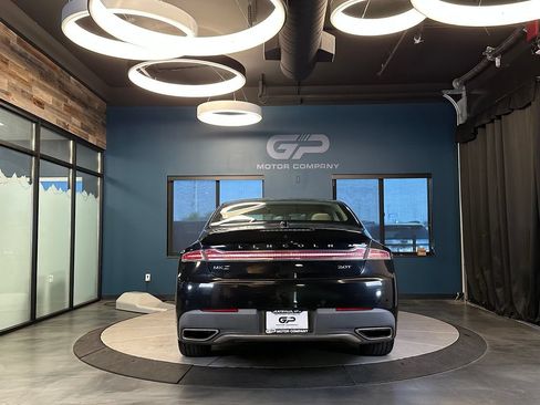 Used 2019 Lincoln MKZ Reserve FWD image 4