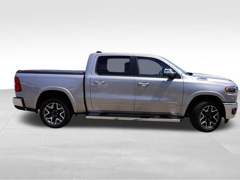 Certified 2025 RAM 1500 Laramie AWD/4WD image 3