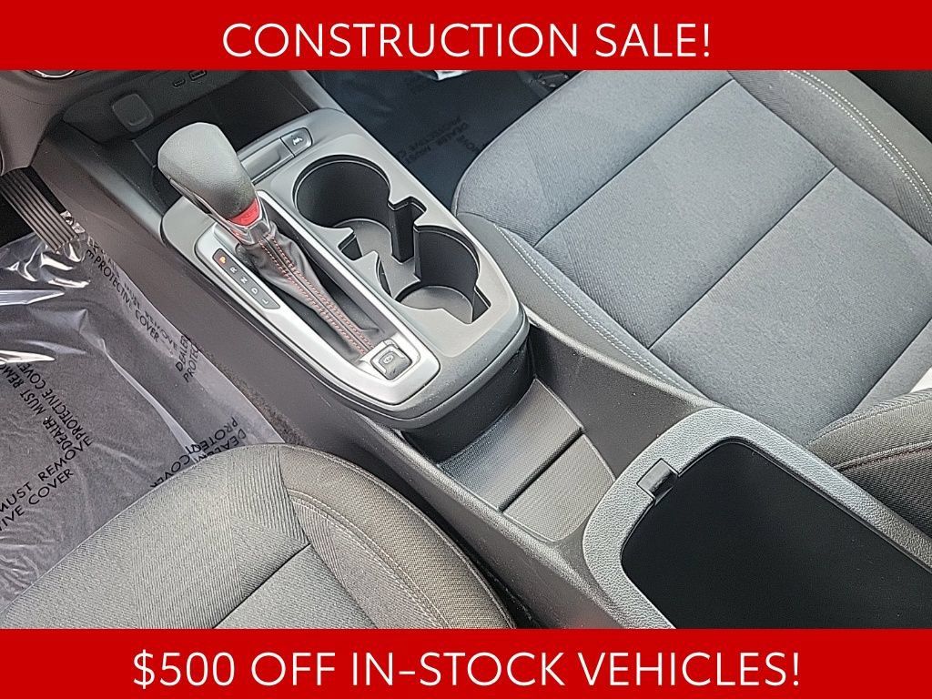 Used 2024 Chevrolet Trax RS FWD image 8
