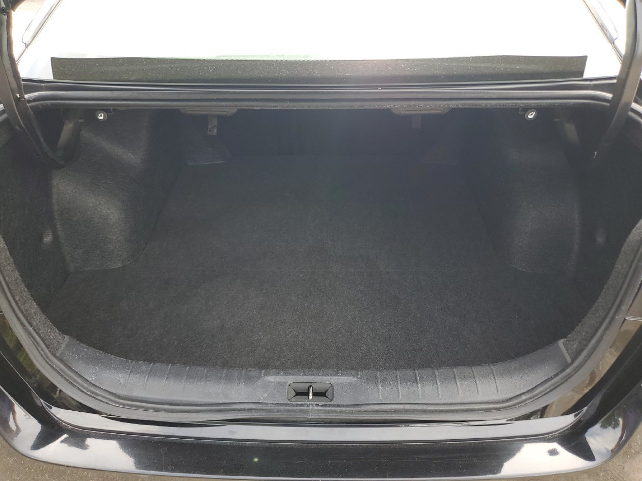 Used 2024 Nissan Altima 2.5 SV FWD image 9