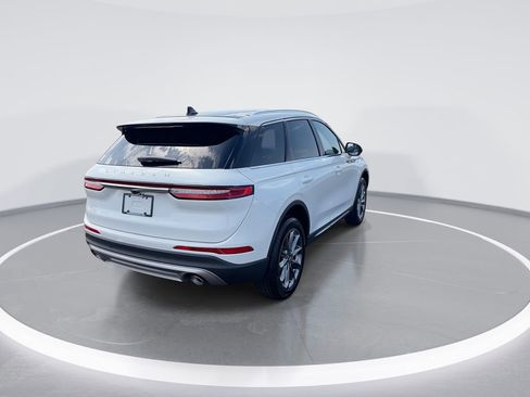 Used 2022 Lincoln Corsair AWD w/ Premium Package image 8