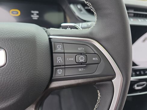 New 2026 Jeep Grand Cherokee Altitude AWD/4WD image 18