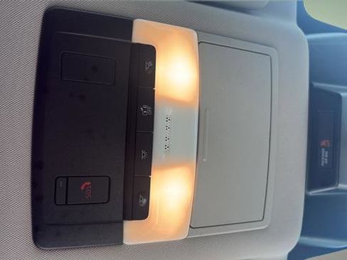 Used 2025 Nissan Rogue SV image 18