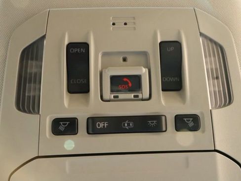 Used 2020 Toyota Highlander Limited image 22