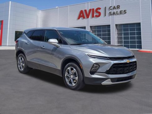 Used 2025 Chevrolet Blazer LT FWD image 3