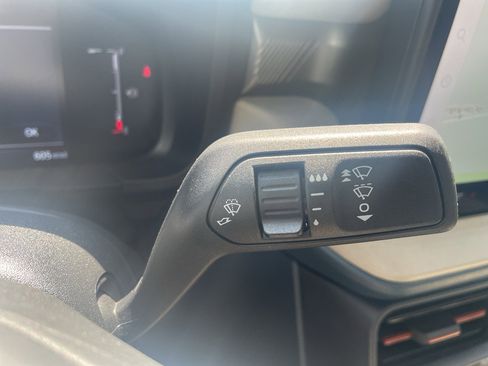 Used 2025 Ford Maverick Lariat w/ 4K Tow Package image 28