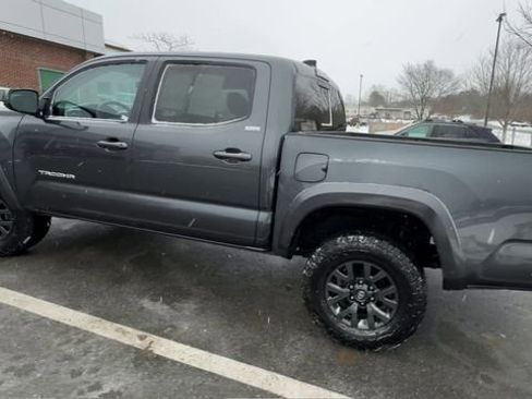 Certified 2023 Toyota Tacoma SR5 image 4