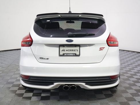 Used 2018 Ford Focus ST w/ Equipment Group 401A FWD image 5